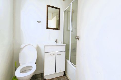 Photo of property in 2 Vine Street, Mangere East, Auckland, 2024