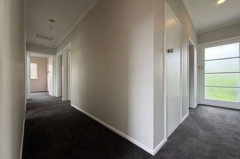 Photo of property in 95 View Road, Henderson, Auckland, 0612
