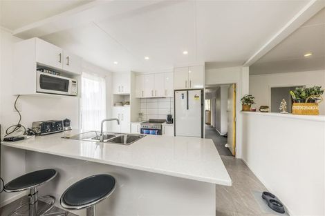 Photo of property in 83 Arimu Road, Papakura, 2110