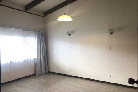 Photo of property in 2/35 Swanson Road, Henderson, Auckland, 0610