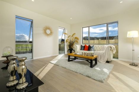 Photo of property in 39 Fruitlands Road, Kumeu, 0810