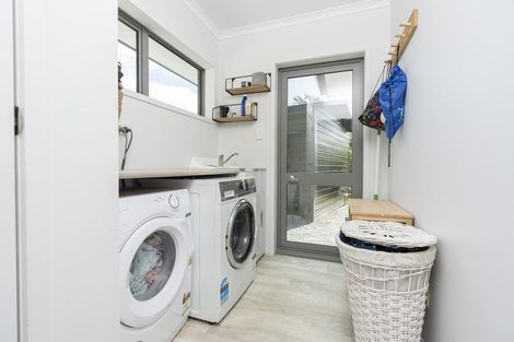 Photo of property in 33 Ngapuke Lane, Parua Bay, Onerahi, 0192