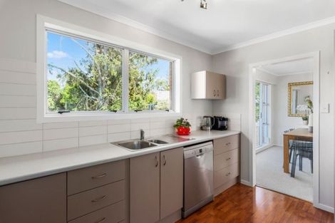 Photo of property in 1/3 Bronwyn Place, Torbay, Auckland, 0630