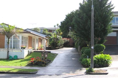 Photo of property in 2/139 Clovelly Road, Bucklands Beach, Auckland, 2012