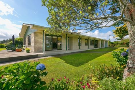 Photo of property in 15 Alfred Road, Egmont Village, New Plymouth, 4371