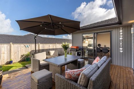 Photo of property in 39 Symes Drive, Red Beach, 0932