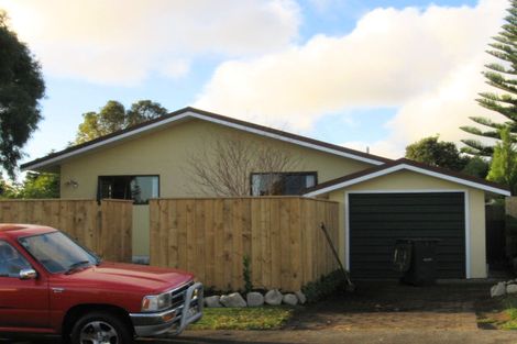 Photo of property in 35 Oriwa Street, Waikanae, 5036
