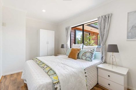 Photo of property in 52 Bluebird Crescent, Unsworth Heights, Auckland, 0632