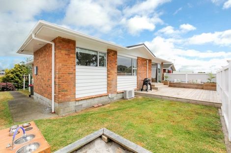 Photo of property in 30 Nevada Drive, Merrilands, New Plymouth, 4312