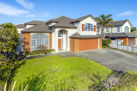 Photo of property in 42 Thornbury Crescent, East Tamaki Heights, Auckland, 2016