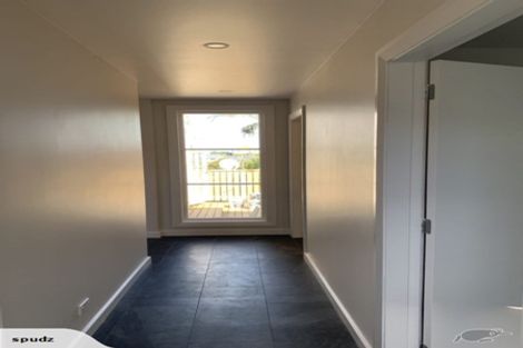 Photo of property in 45 Sutherland Road, Melrose, Wellington, 6023