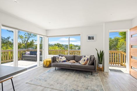 Photo of property in 1/92 Saddleback Rise, Murrays Bay, Auckland, 0630