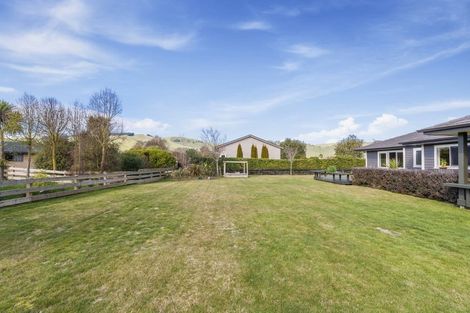 Photo of property in 20 Montgomery Crescent, Kinloch, Taupo, 3377