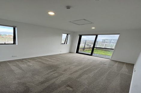 Photo of property in Apollo Apartments, 1/46g Rosedale Road, Rosedale, Auckland, 0632