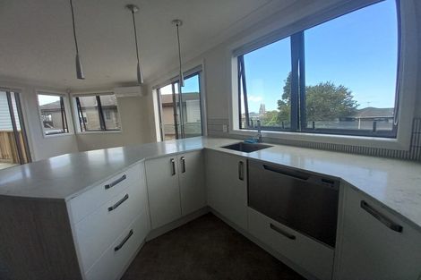 Photo of property in 111 Bleakhouse Road, Mellons Bay, Auckland, 2014