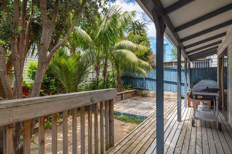 Photo of property in 2/60 Aramoana Avenue, Devonport, Auckland, 0624