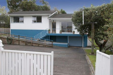 Photo of property in 8 Butterworth Drive, Glendene, Auckland, 0602