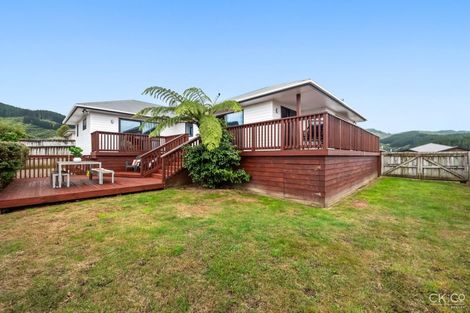 Photo of property in 102 Kirton Drive, Riverstone Terraces, Upper Hutt, 5018