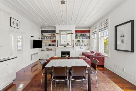 Photo of property in 21 Selwyn Terrace, Thorndon, Wellington, 6011