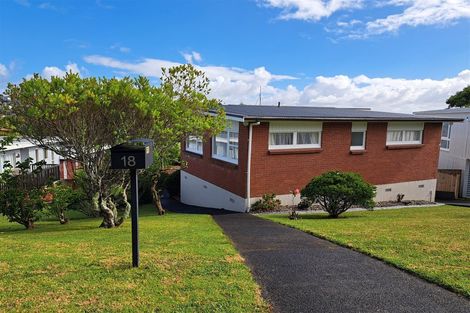 Photo of property in 18 Shanaway Rise, Hillcrest, Auckland, 0627