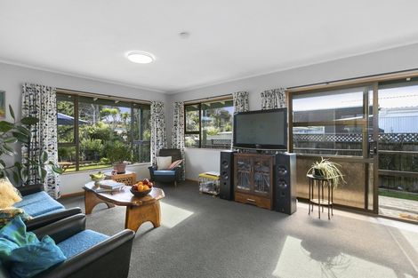 Photo of property in 18 Palmer Place, Taieri Beach, Brighton, 9091