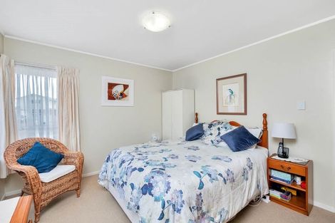 Photo of property in 1/149 Farquhar Road, Glendene, Auckland, 0602