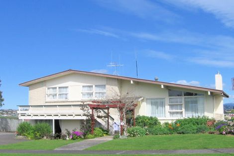 Photo of property in 16 The Drive, Brookfield, Tauranga, 3110