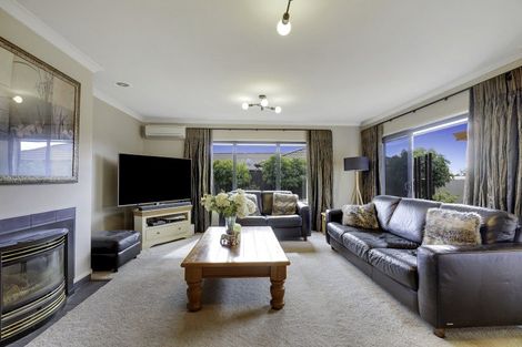 Photo of property in 1 Amner Place, Havelock North, 4130