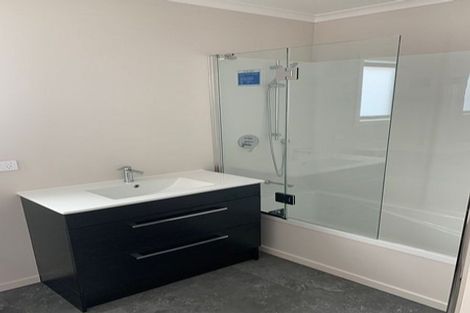 Photo of property in 9 Comber Place, Johnsonville, Wellington, 6037