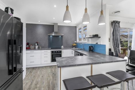 Photo of property in 16 Totara Street, Otaki, 5512