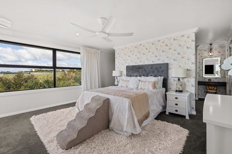 Photo of property in 30 Lakeside Terrace, Omokoroa, 3114