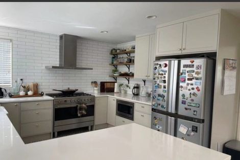 Photo of property in 2/31 Eversleigh Road, Belmont, Auckland, 0622