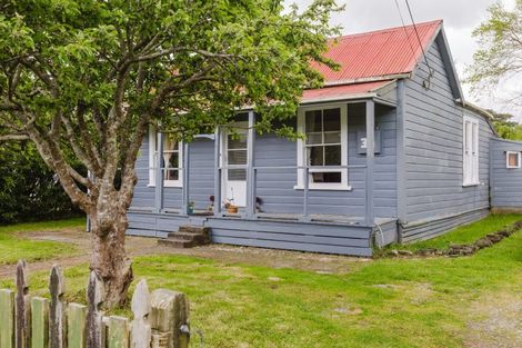 Photo of property in 36 Newman Road, Eketahuna, 4900