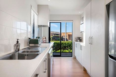 Photo of property in 7 Parachute Crescent, Papakura, 2110