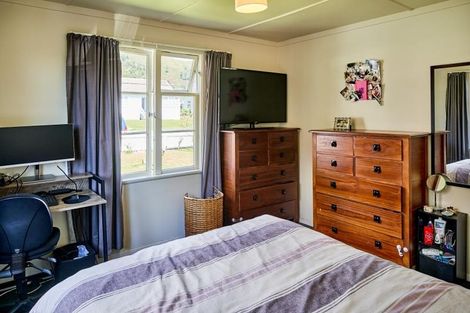 Photo of property in 125 Waddington Drive, Naenae, Lower Hutt, 5011