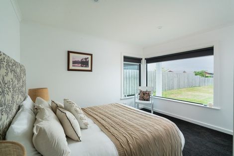 Photo of property in 20 Pukenamu Road, Rainbow Point, Taupo, 3330