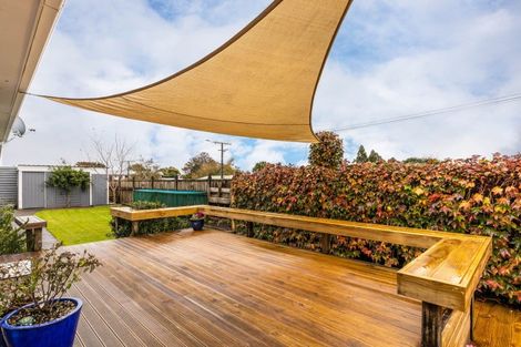 Photo of property in 18 Pukatea Street, Inglewood, 4330