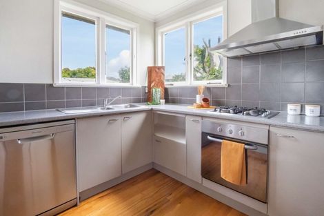 Photo of property in 64 Kingswood Road, Brookfield, Tauranga, 3110