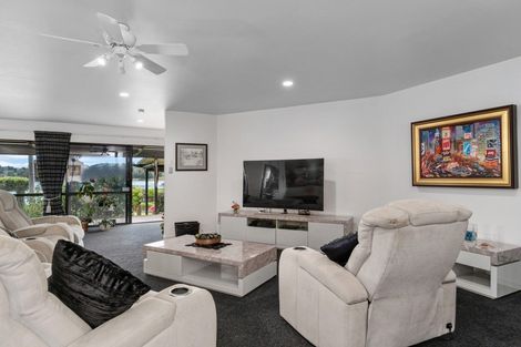 Photo of property in 28 Roretana Drive, Athenree, Katikati, 3177