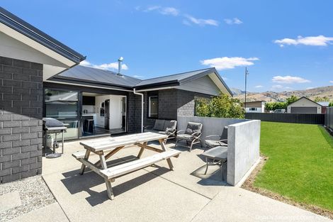 Photo of property in 15 Hosking Drive, Cromwell, 9310