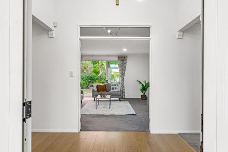 Photo of property in 16 Semillon Avenue, Henderson, Auckland, 0612