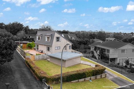 Photo of property in 13 Tetrarch Place, Totara Vale, Auckland, 0629