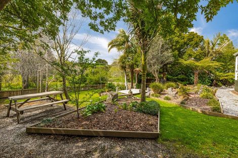 Photo of property in 6 Cane Road, Waimauku, 0812