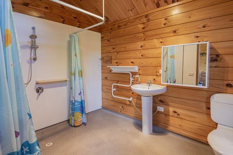 Photo of property in 70 Whau Valley Road, Whau Valley, Whangarei, 0112