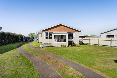 Photo of property in 96 Blake Street, Waitara, 4320