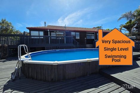 Photo of property in 1/179 Wiseley Road, West Harbour, Auckland, 0618