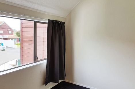 Photo of property in 2/17u Randwick Crescent, Moera, Lower Hutt, 5010