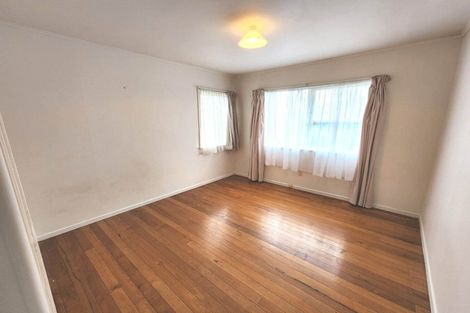 Photo of property in 39 Farquhar Road, Glendene, Auckland, 0602