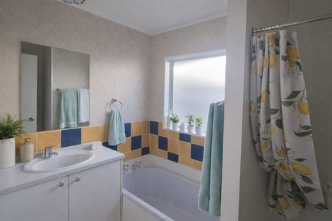 Photo of property in 964a Tremaine Avenue, Roslyn, Palmerston North, 4414