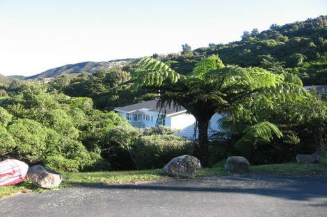 Photo of property in 23 Huntleigh Park Way, Ngaio, Wellington, 6035